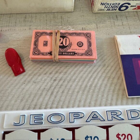 Vintage 1972 Milton Bradley Play the Jeopardy Game! Ninth Edition #4457 - Picture 6 of 11